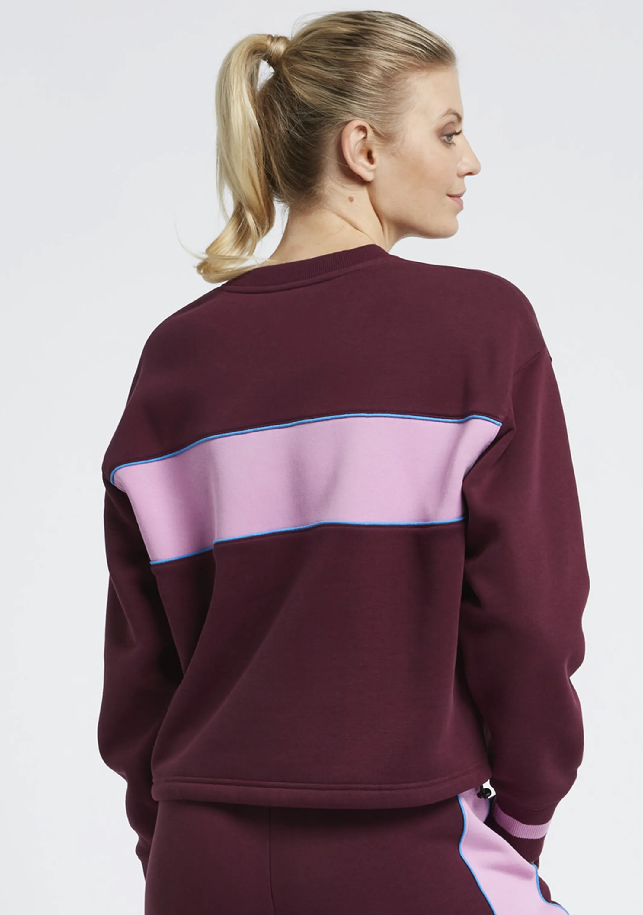 Champion Womens Roch City Crew <BR> CTCUN MAROON