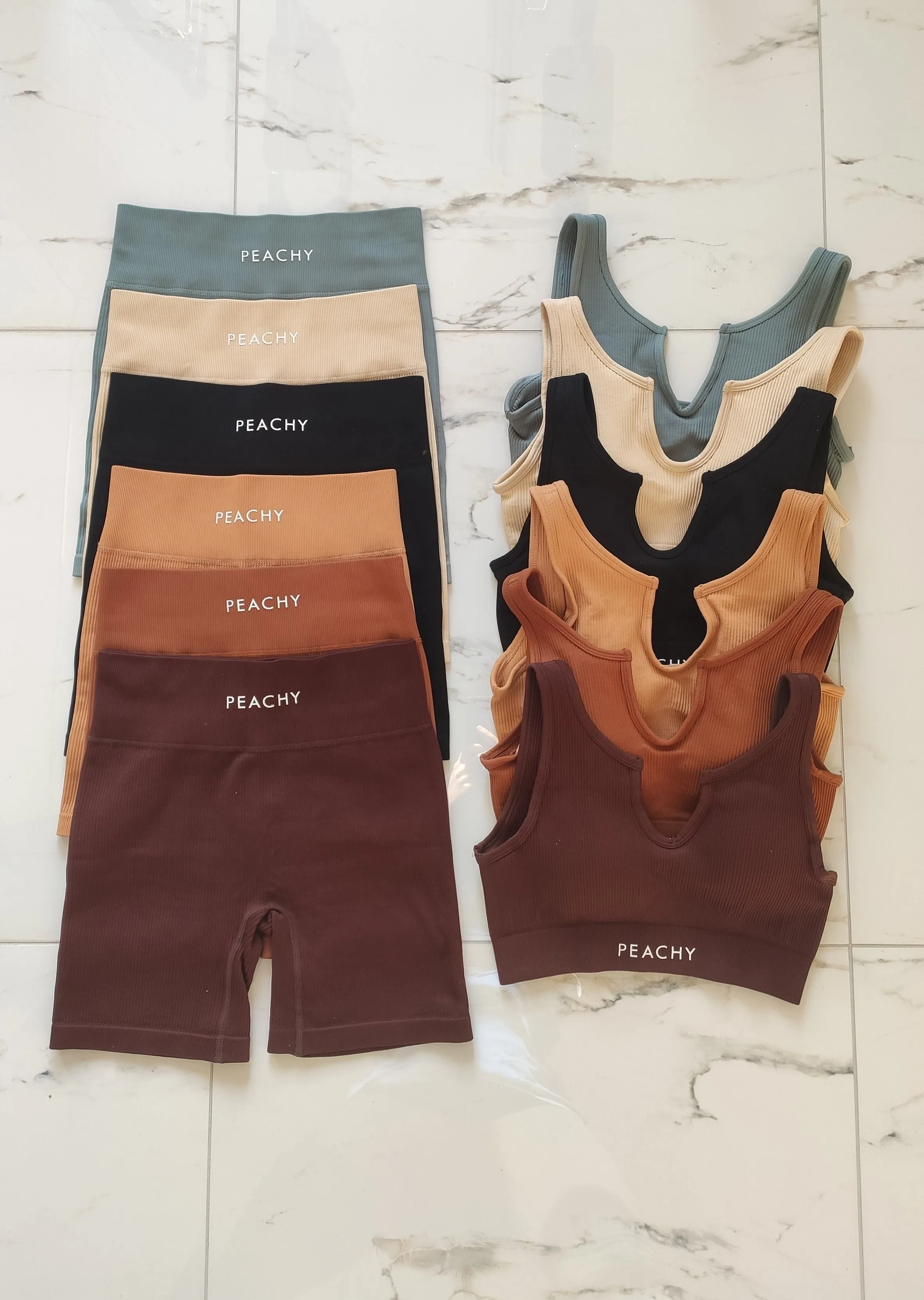 [LASTCHANCE] Ribbed LUXE  Summer Set (Shorts und Sport-BH)